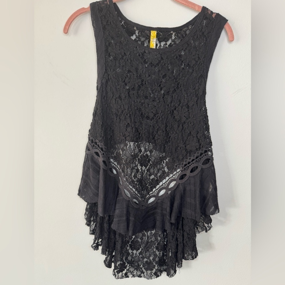 Black Lace Sleeveless Top - Picture 17 of 17